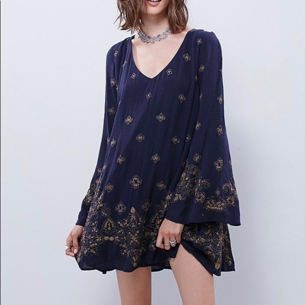 Free People Embroidered Oversize Navy Bell Sleeve Mini Dress Size XS Pockets